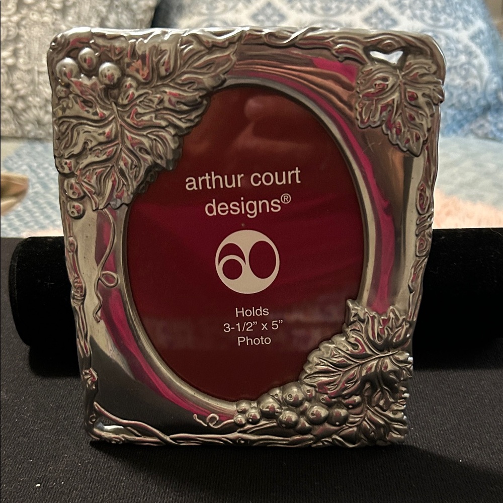 arthur court designs Grapes Photo Frame Holds 3-1/2" x 5"